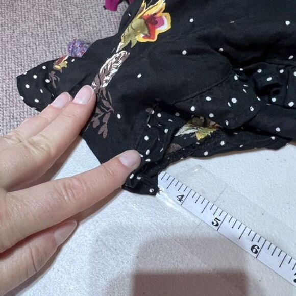 Francesca's Women's Polka Dot Floral Front Tie Shorts Black Size XS NWT Hi‎ rise - Picture 7 of 8